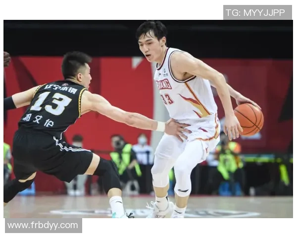 吴前的篮球之路:从青涩少年到国家队核心的成长历程与辉煌成就 吴前的篮球之路:从青涩少年到国家队核心的成长历程与辉煌成就